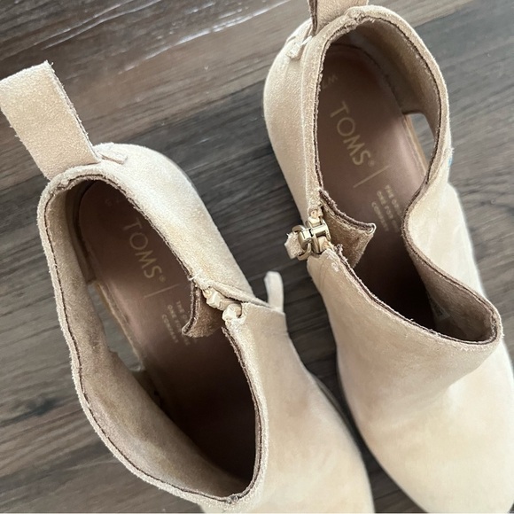 Toms Boots Women's 7.5 Lea Ankle Booties Beige Suede Zip Closure - Picture 3 of 6